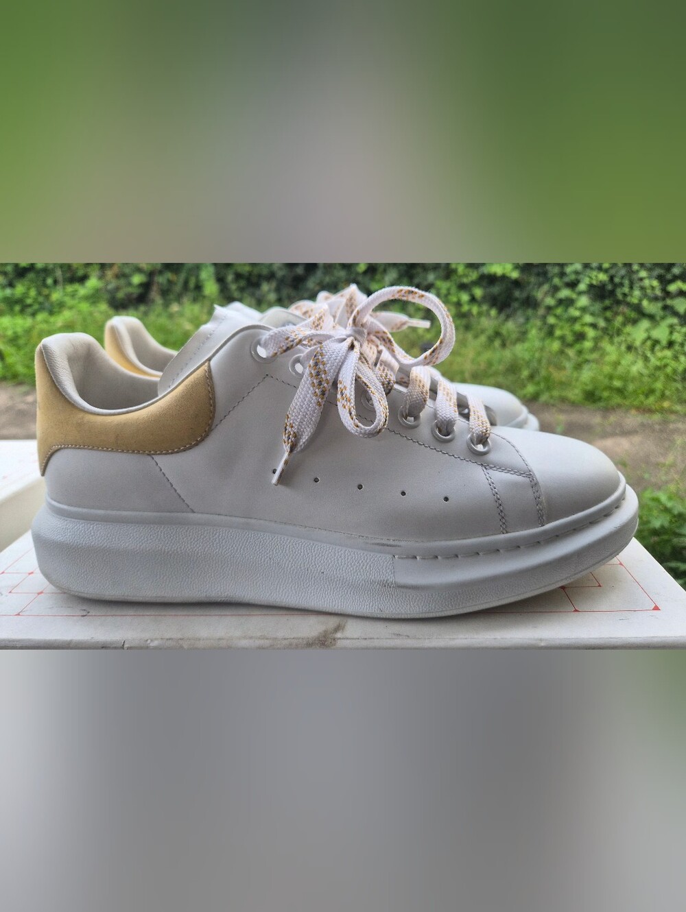 Men’s Alexander Mcqueen White Lemon Lace-Up Sneakers Size 43